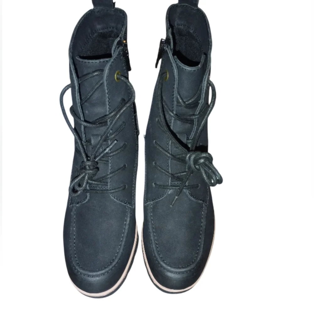 Naturalizer Black Lace-Up Ankle Boots NWOT No Box - Picture 2 of 5